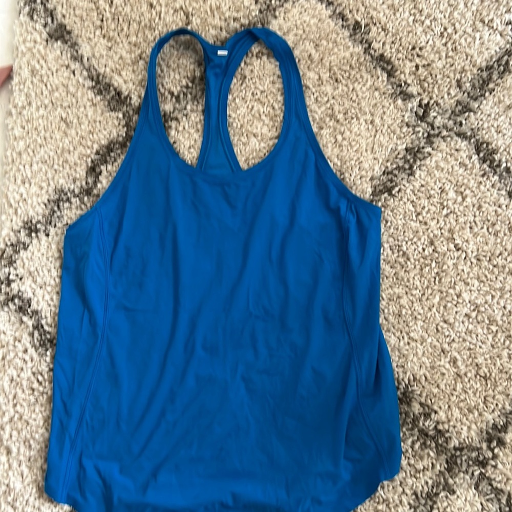 Lululemon tank tag removed very gently worn size 4